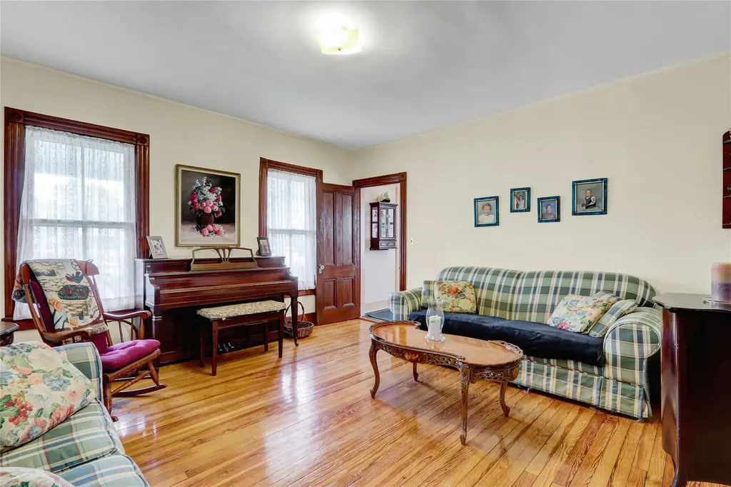 53 Church Avenue Islip NY 11751