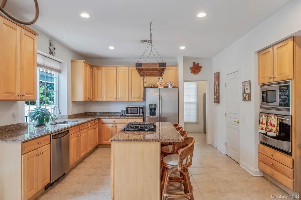 29 Pinehurst Drive Mount Sinai NY 11766