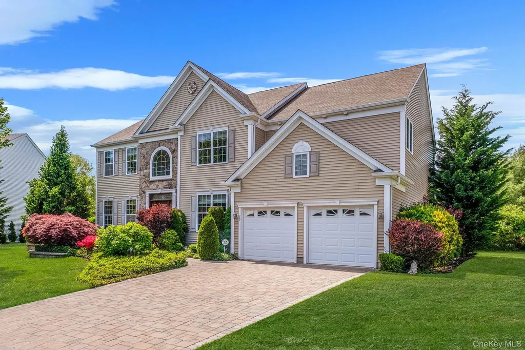 29 Pinehurst Drive Mount Sinai NY 11766