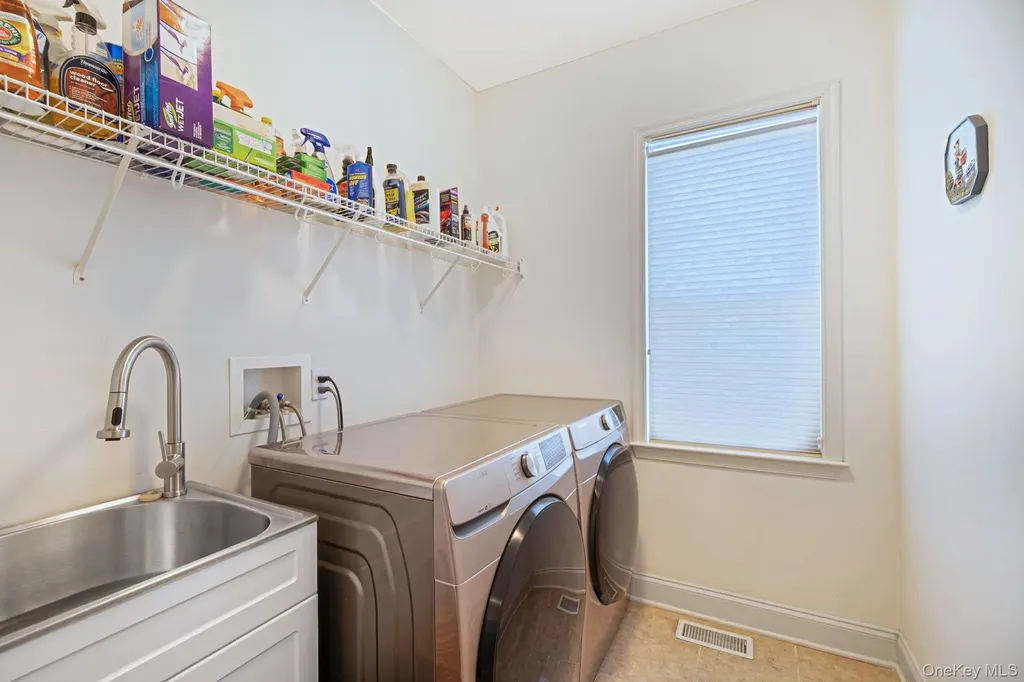 29 Pinehurst Drive Mount Sinai NY 11766