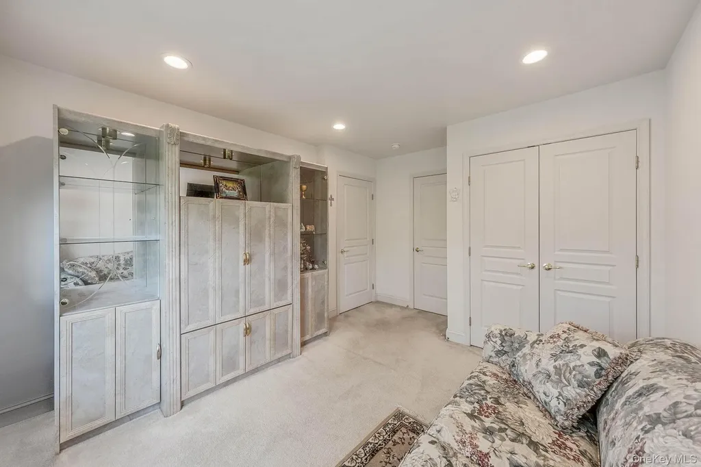 29 Pinehurst Drive Mount Sinai NY 11766