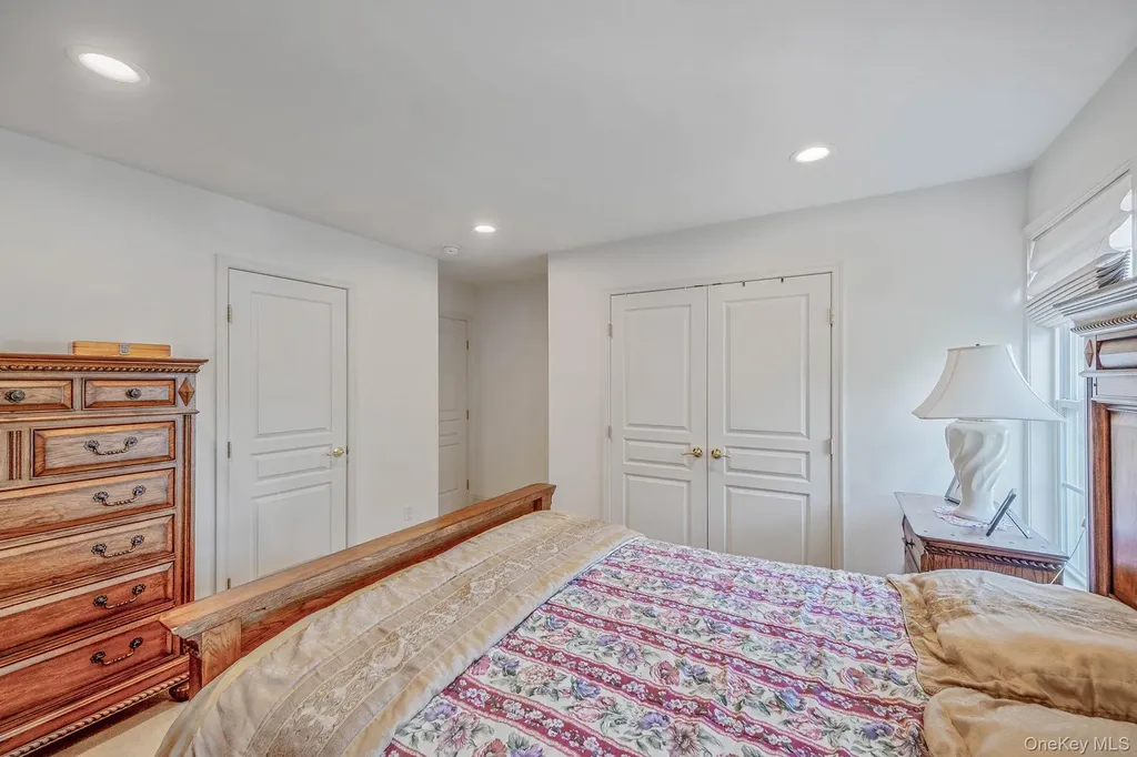 29 Pinehurst Drive Mount Sinai NY 11766