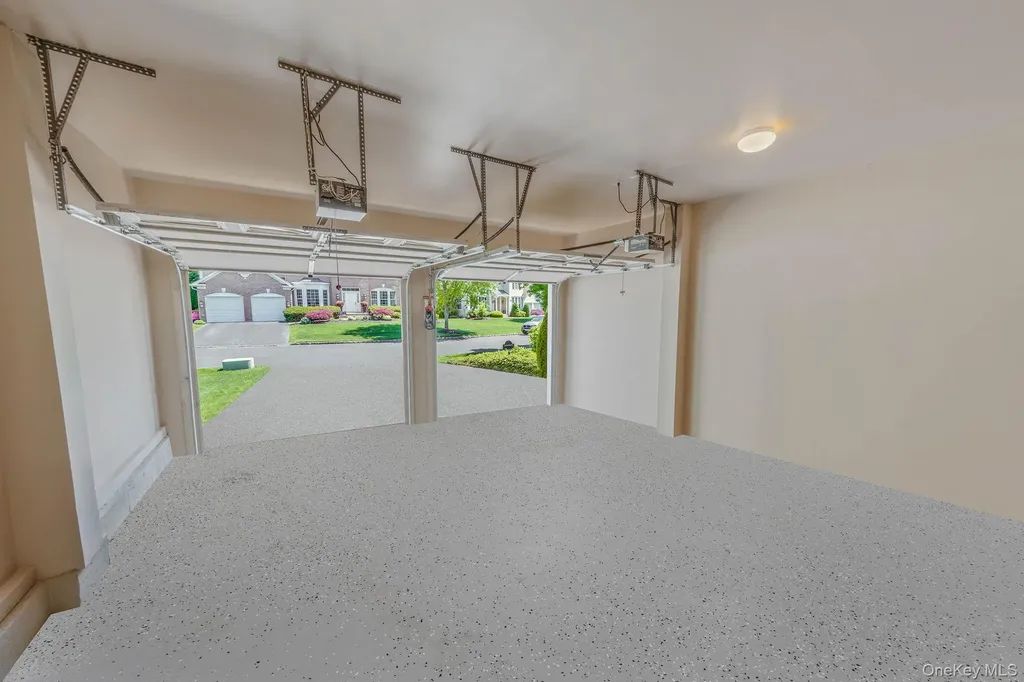 29 Pinehurst Drive Mount Sinai NY 11766