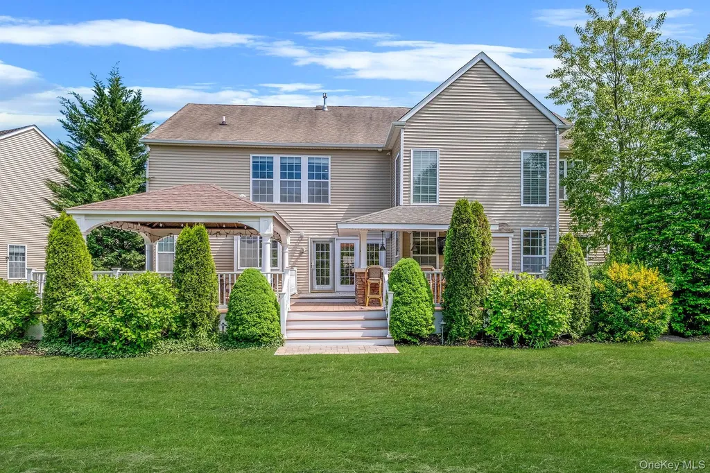 29 Pinehurst Drive Mount Sinai NY 11766