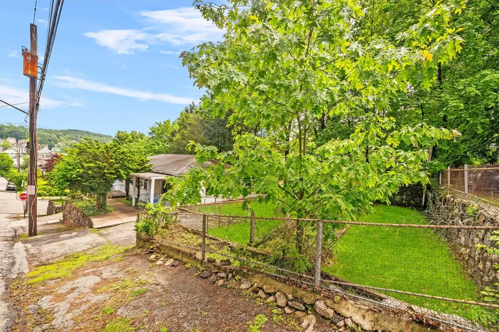 420 Nelson Avenue Peekskill NY 10566