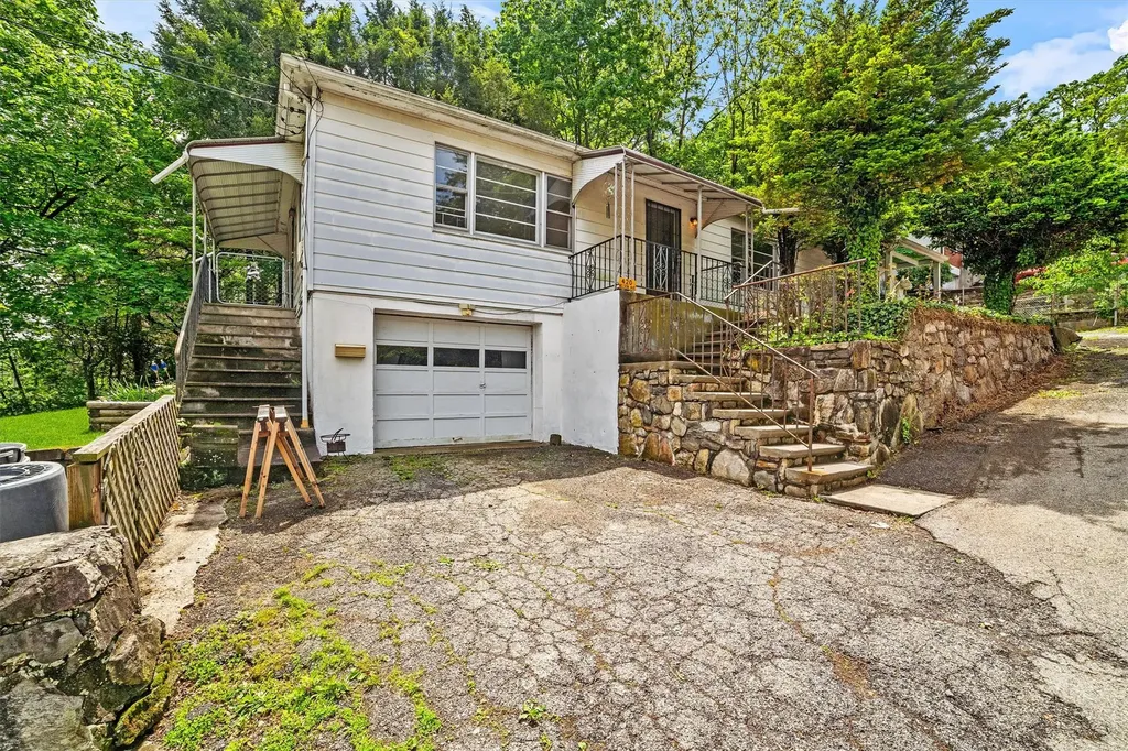 420 Nelson Avenue Peekskill NY 10566
