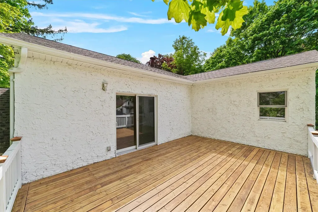 16 S Lawrence Avenue Elmsford NY 10523