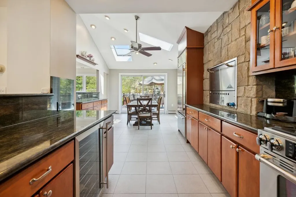 41 Beaumont Drive Melville NY 11747