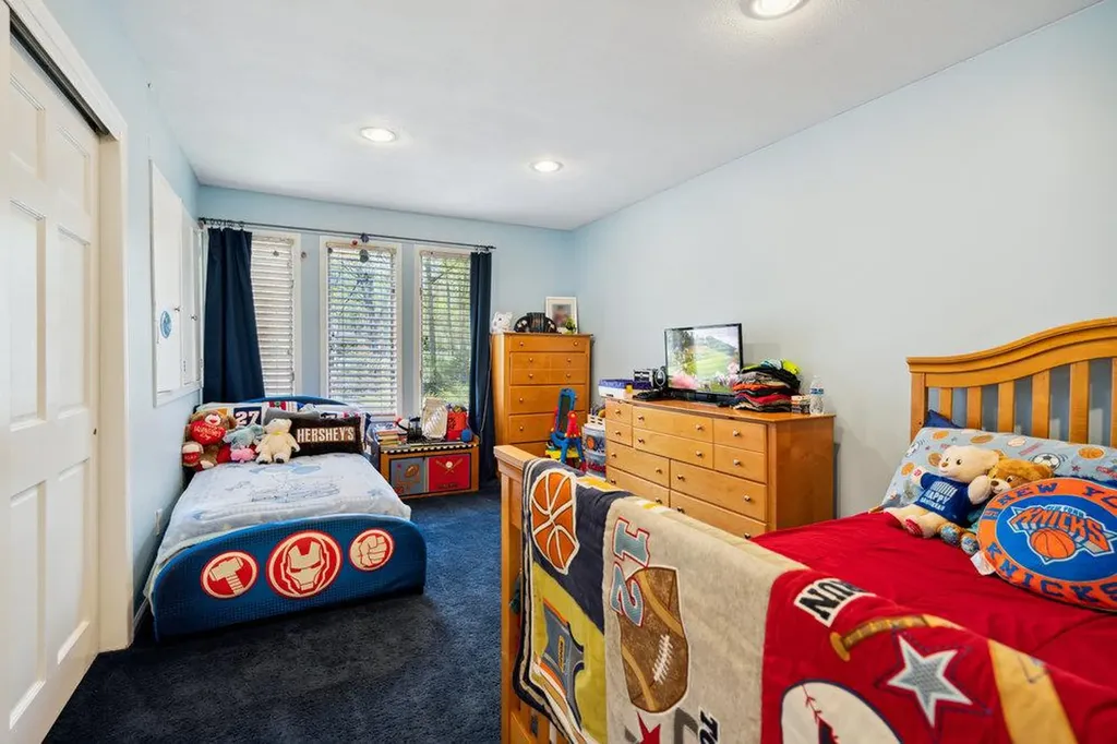 41 Beaumont Drive Melville NY 11747