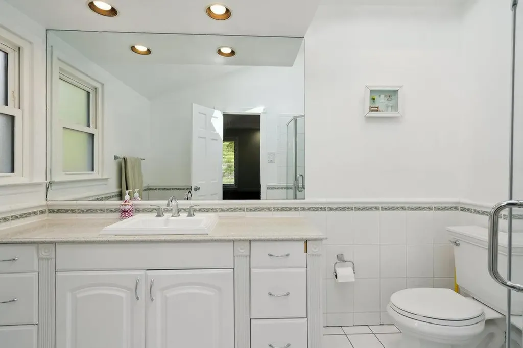 41 Beaumont Drive Melville NY 11747