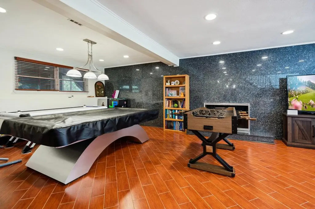 41 Beaumont Drive Melville NY 11747
