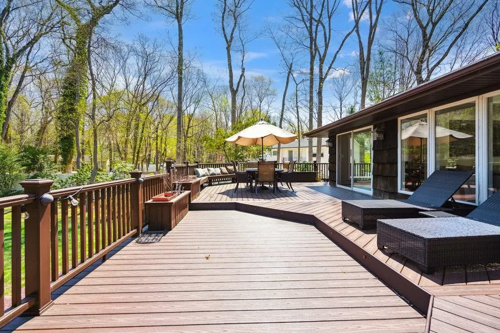 41 Beaumont Drive Melville NY 11747