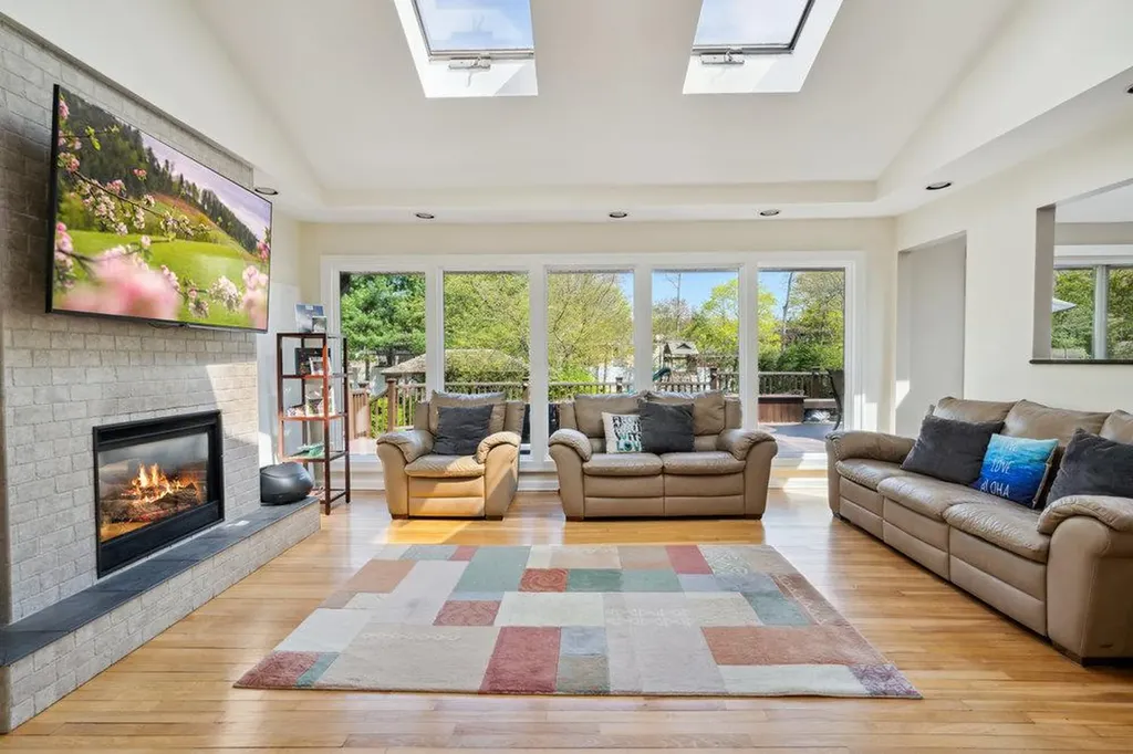 41 Beaumont Drive Melville NY 11747