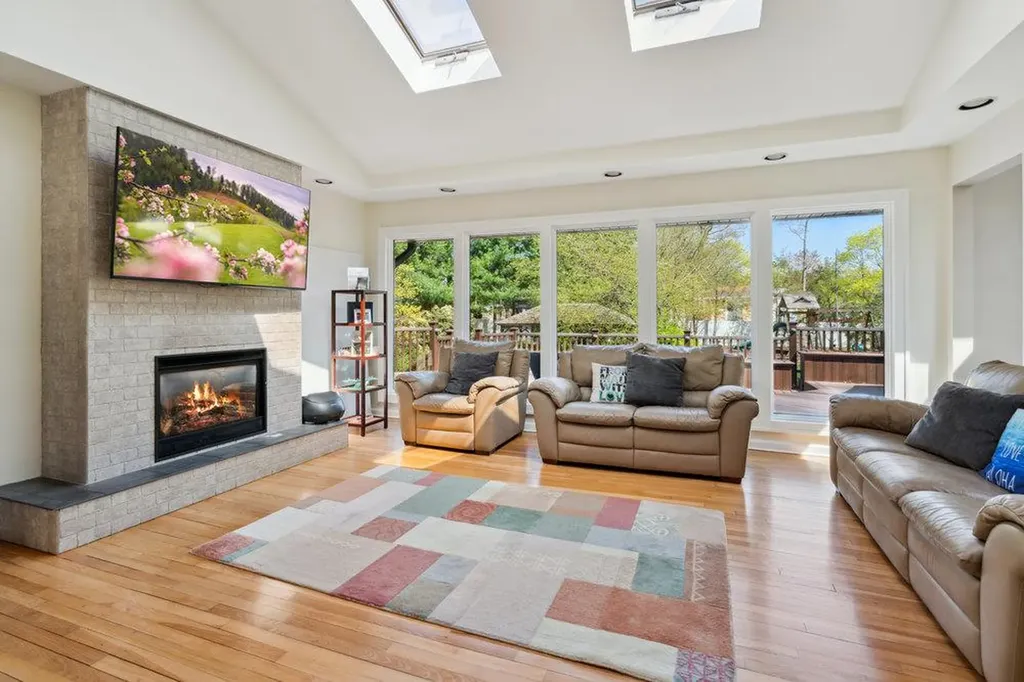 41 Beaumont Drive Melville NY 11747