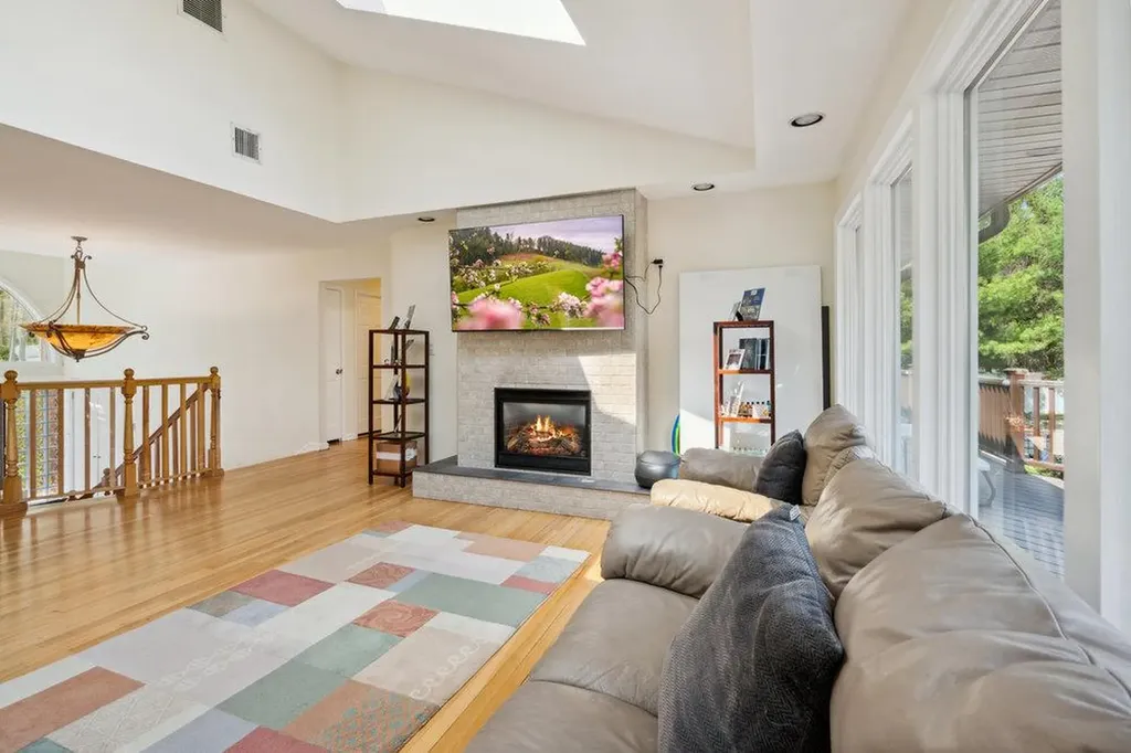 41 Beaumont Drive Melville NY 11747