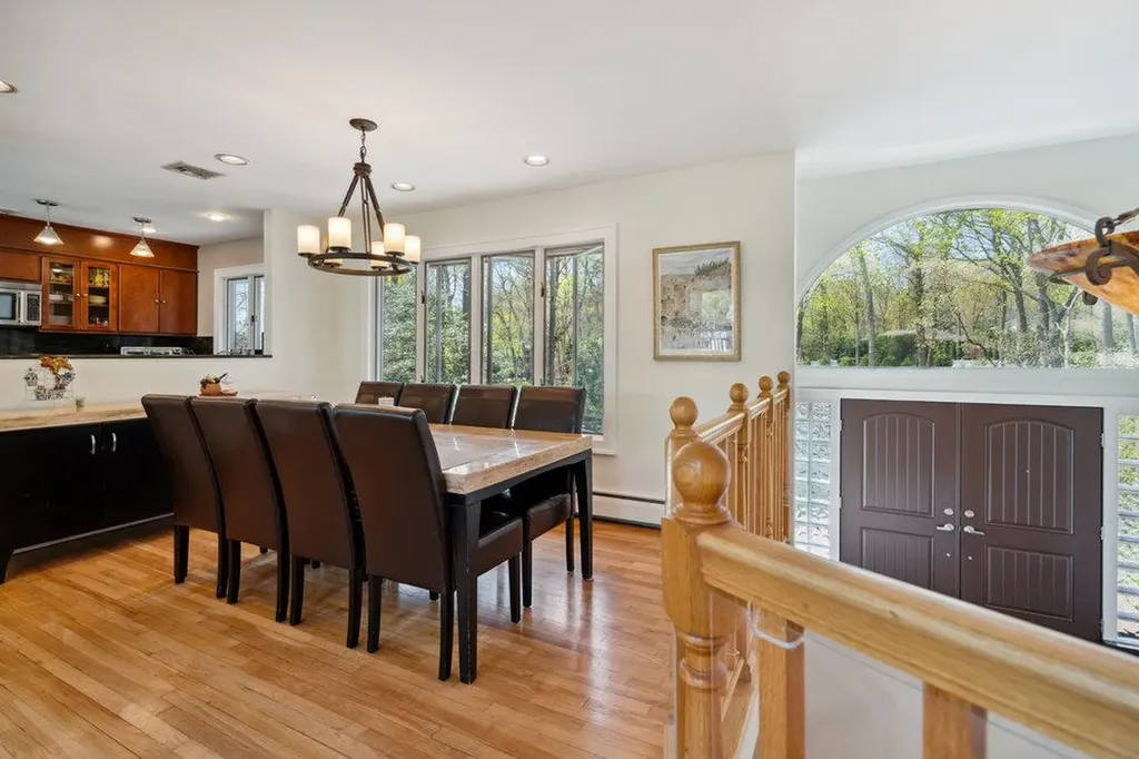 41 Beaumont Drive Melville NY 11747