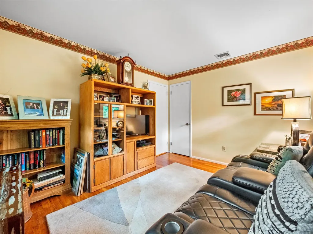 140 Schweizer Lane Bardonia NY 10954