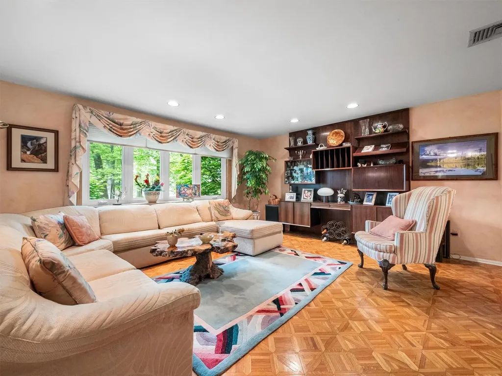 140 Schweizer Lane Bardonia NY 10954
