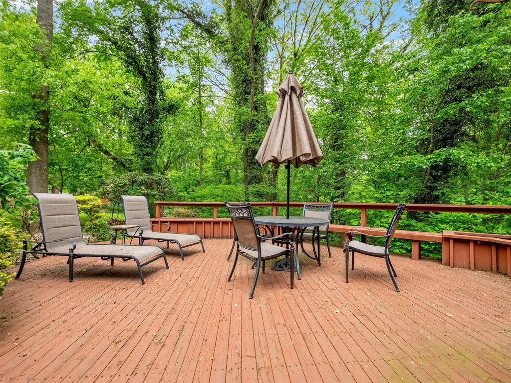140 Schweizer Lane Bardonia NY 10954