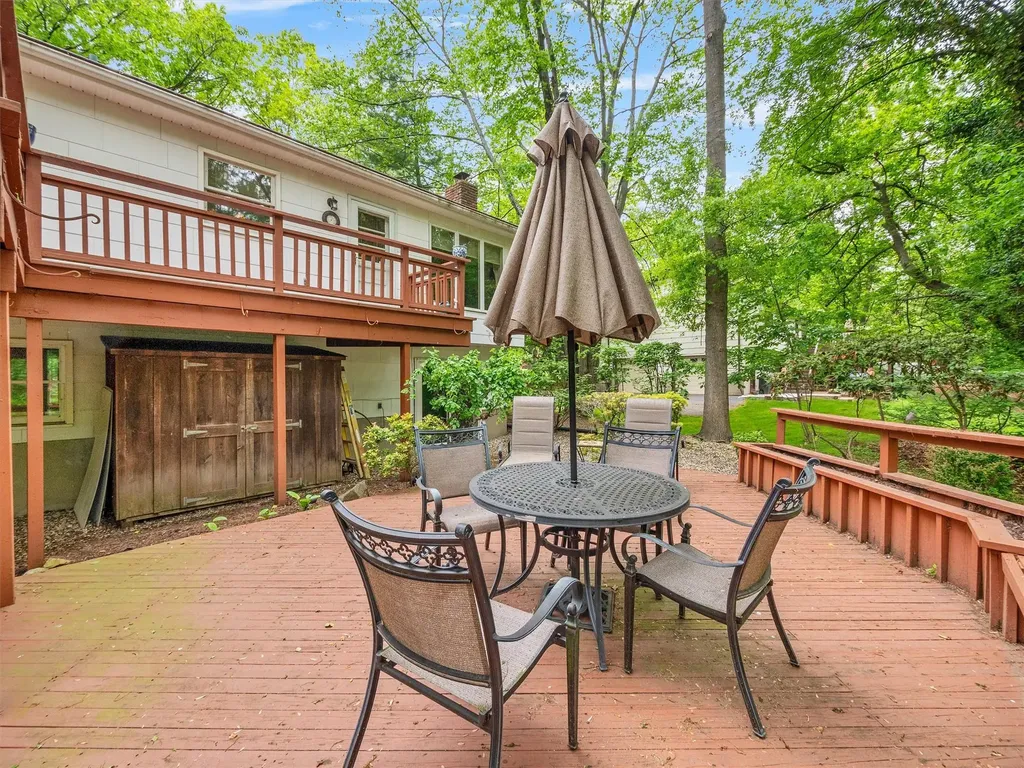 140 Schweizer Lane Bardonia NY 10954
