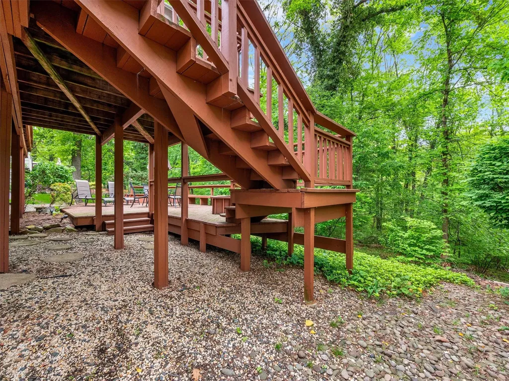 140 Schweizer Lane Bardonia NY 10954