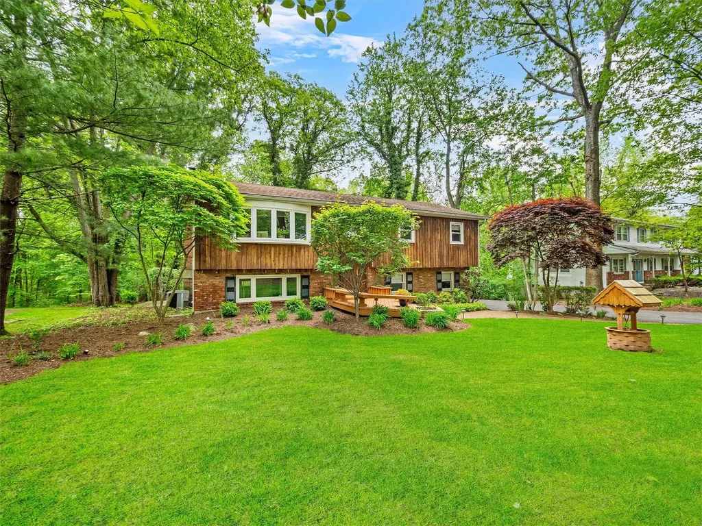 140 Schweizer Lane Bardonia NY 10954