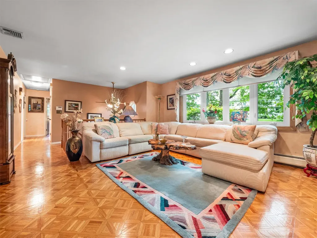 140 Schweizer Lane Bardonia NY 10954