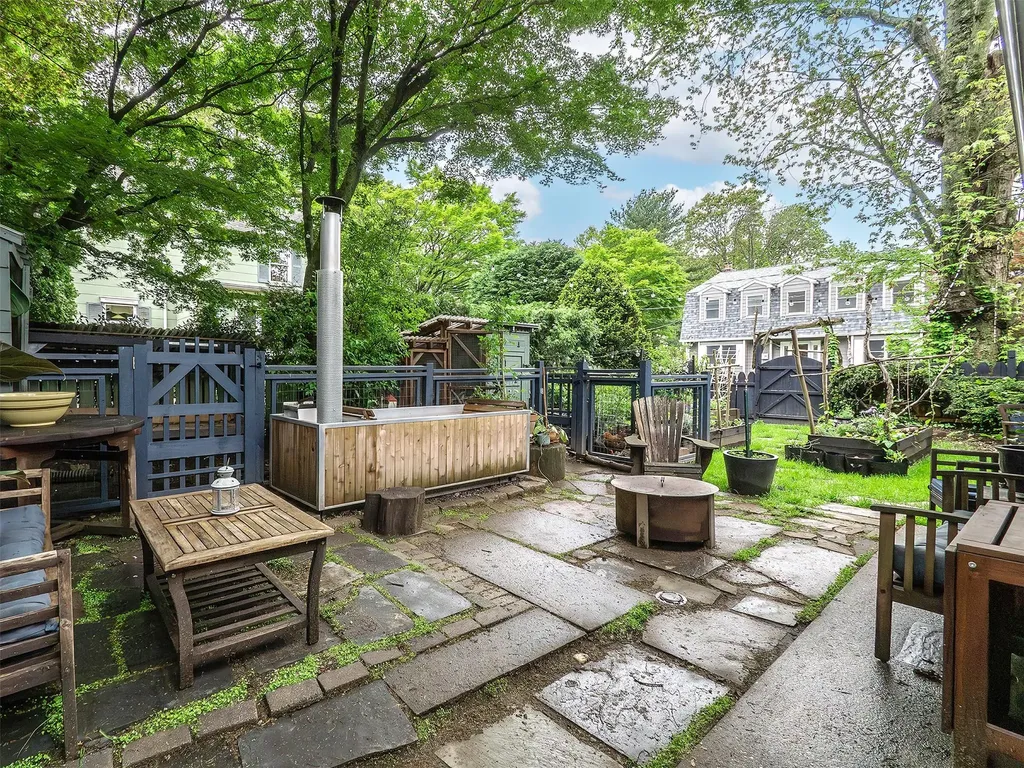 71 Park Place Sea Cliff NY 11579