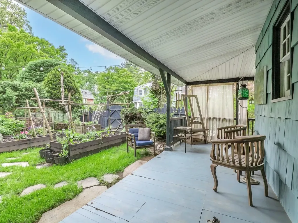 71 Park Place Sea Cliff NY 11579