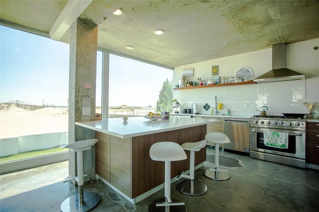2139 Pacific Boulevard Atlantic Beach NY 11509