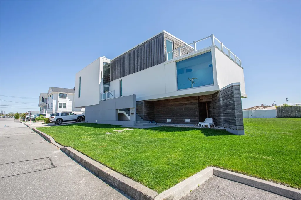 2139 Pacific Boulevard Atlantic Beach NY 11509
