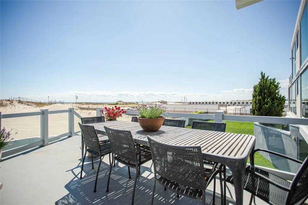 2139 Pacific Boulevard Atlantic Beach NY 11509