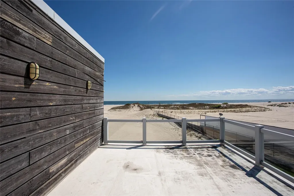 2139 Pacific Boulevard Atlantic Beach NY 11509
