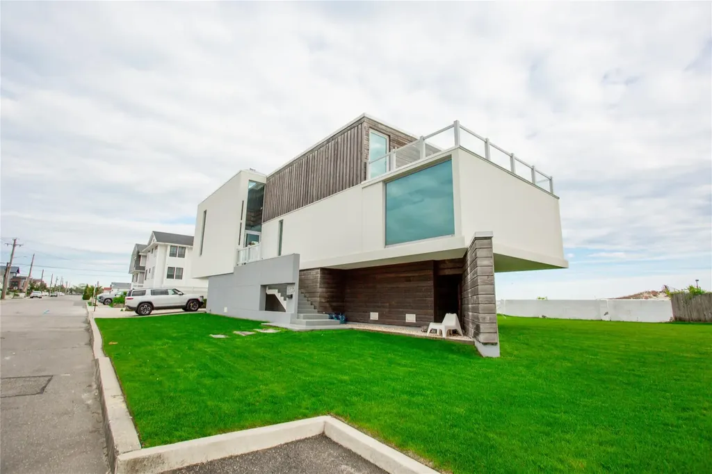 2139 Pacific Boulevard Atlantic Beach NY 11509
