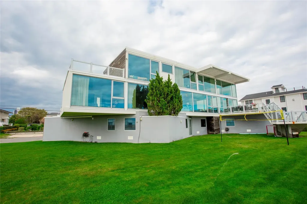 2139 Pacific Boulevard Atlantic Beach NY 11509