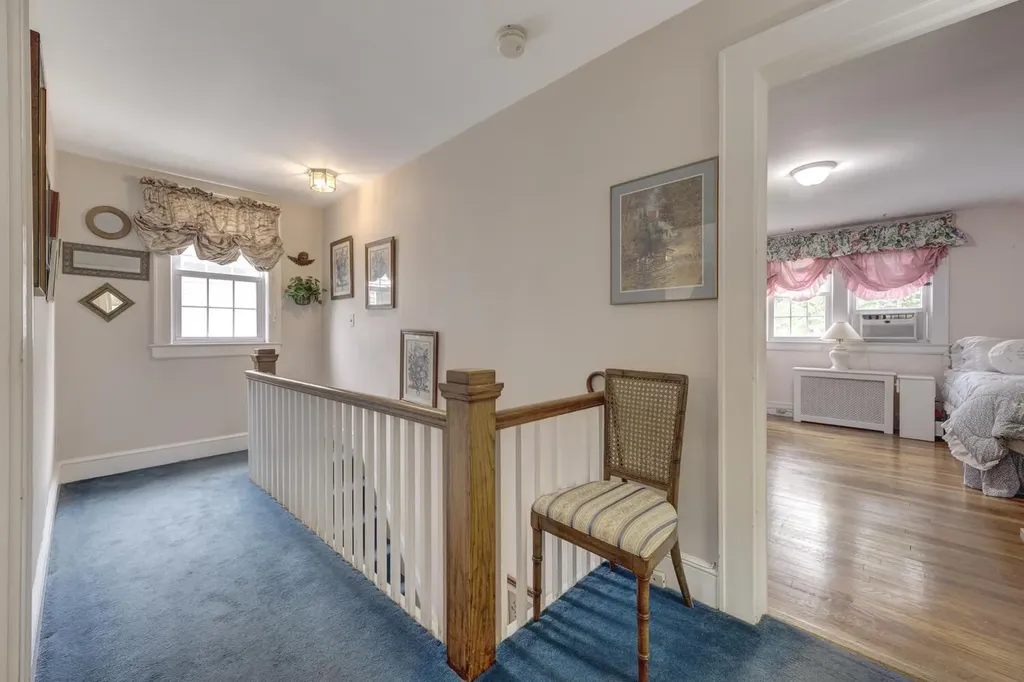 189 Meadowsweet Road Mineola NY 11501