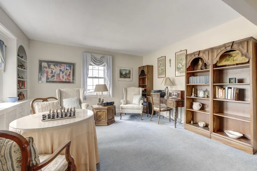 189 Meadowsweet Road Mineola NY 11501