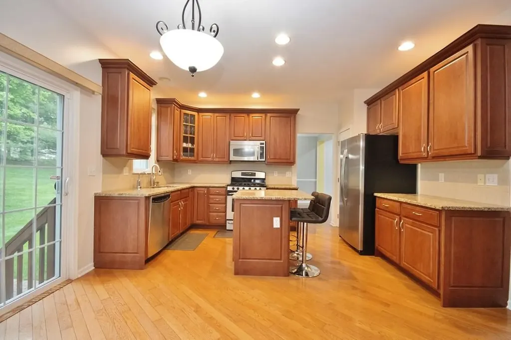 622 Creekside Lane Fishkill NY 12524
