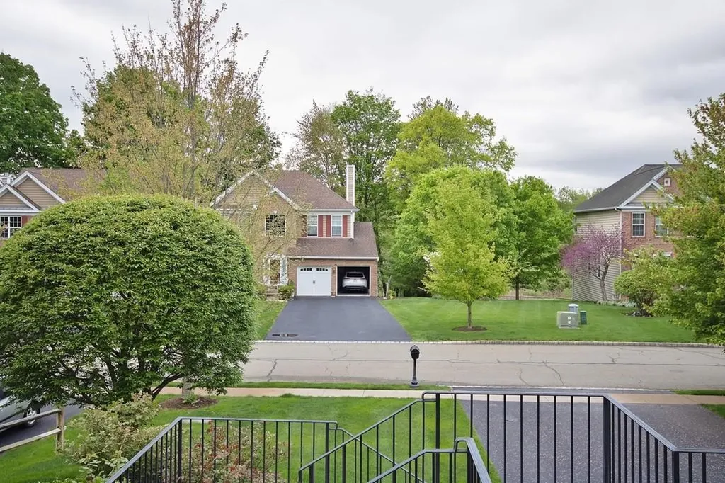 622 Creekside Lane Fishkill NY 12524