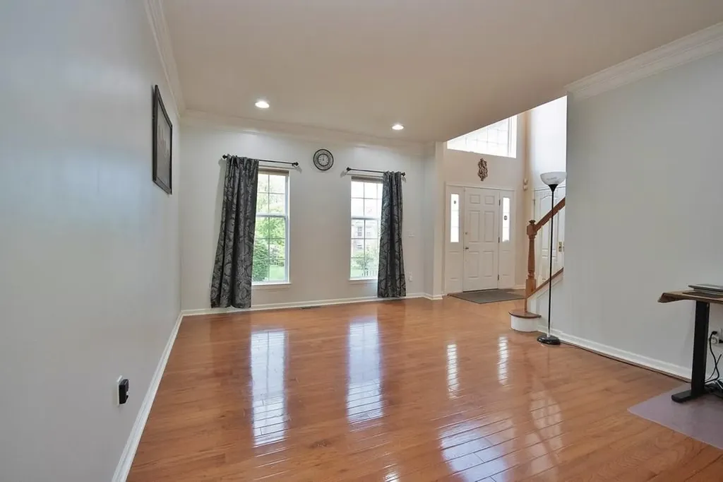 622 Creekside Lane Fishkill NY 12524