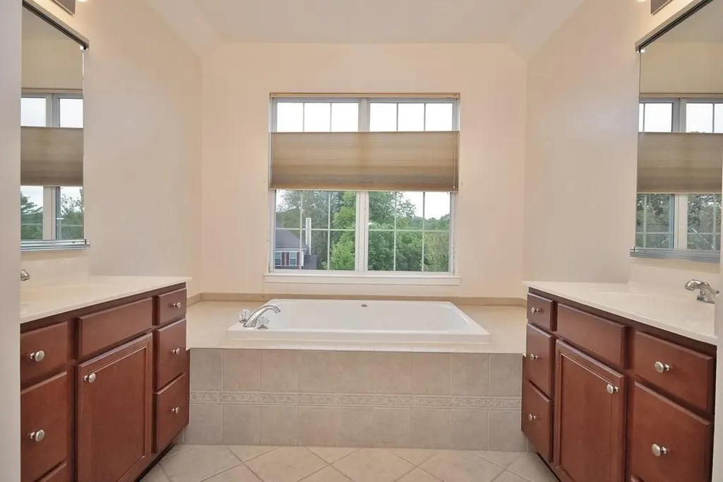 622 Creekside Lane Fishkill NY 12524