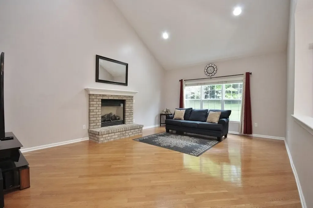 622 Creekside Lane Fishkill NY 12524