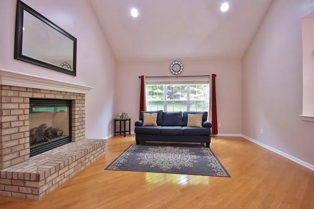 622 Creekside Lane Fishkill NY 12524