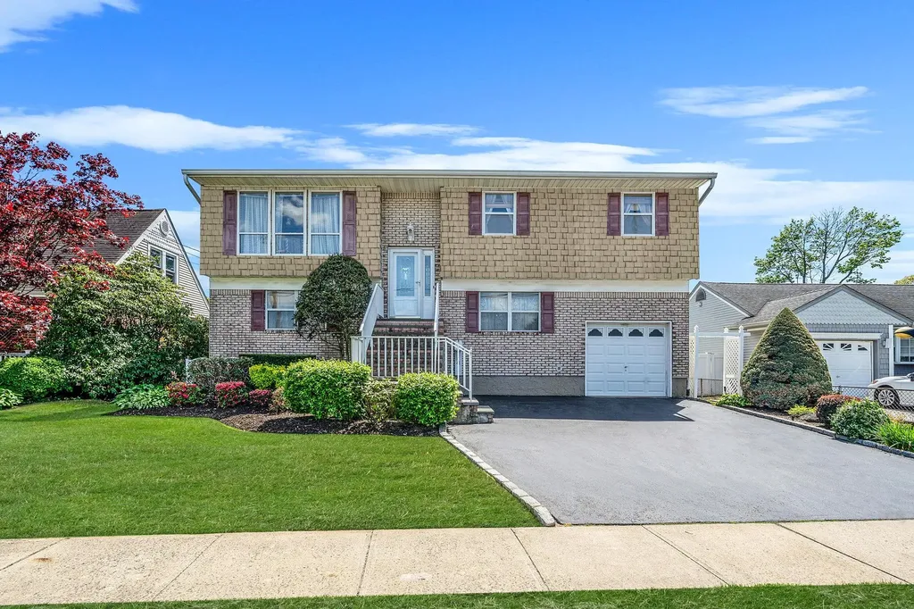 41 Lafayette Avenue Oyster Bay NY 11714