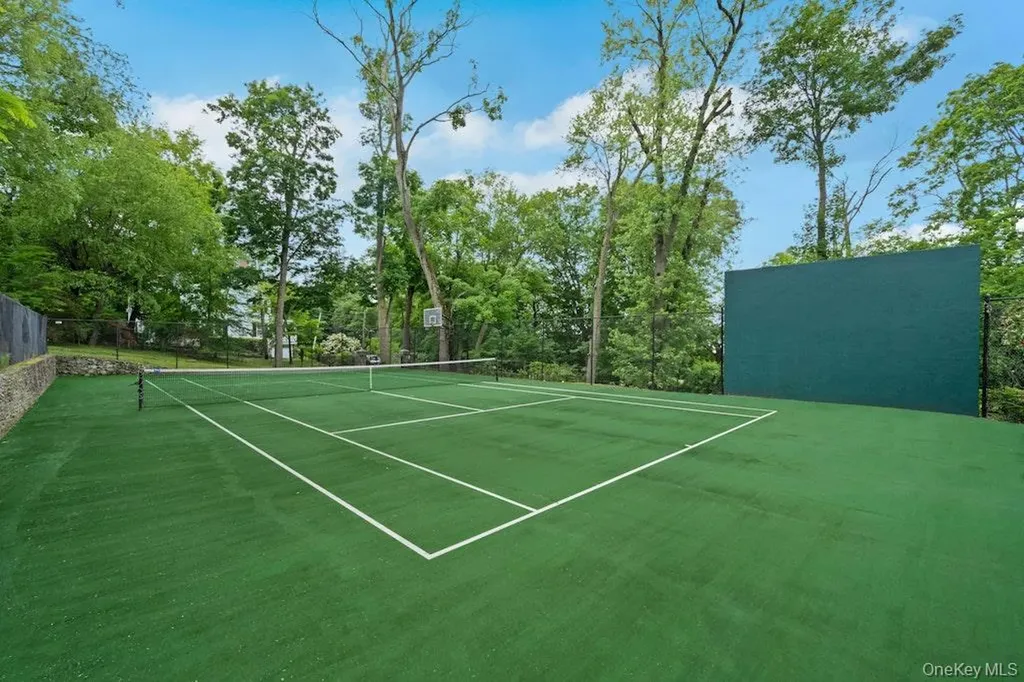 57 Cobb Lane Tarrytown NY 10591