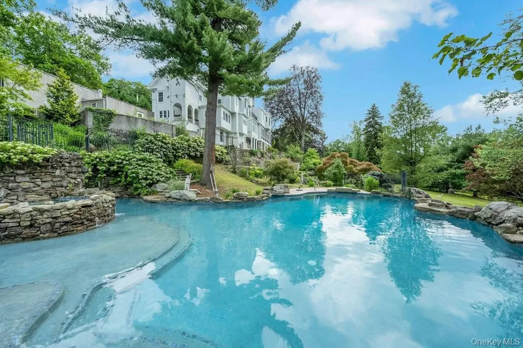 57 Cobb Lane Tarrytown NY 10591
