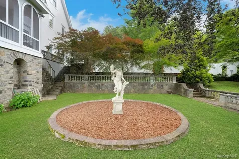 57 Cobb Lane Tarrytown NY 10591