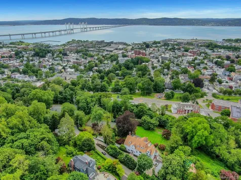 57 Cobb Lane Tarrytown NY 10591