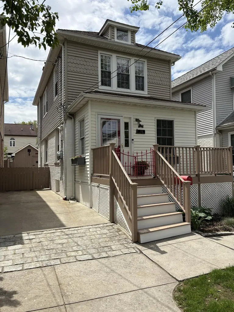 114 Pilot Street Bronx NY 10464
