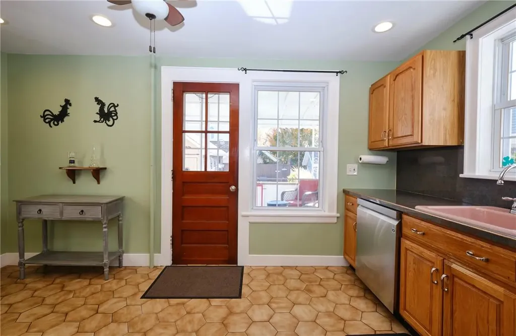 114 Pilot Street Bronx NY 10464